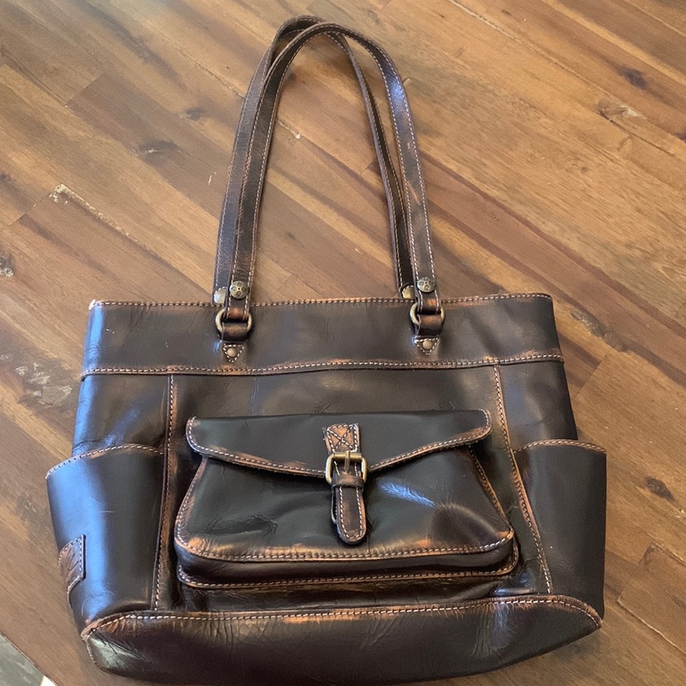 Patricia Nash handbag distressed leather look 100% Italian leather great shape
